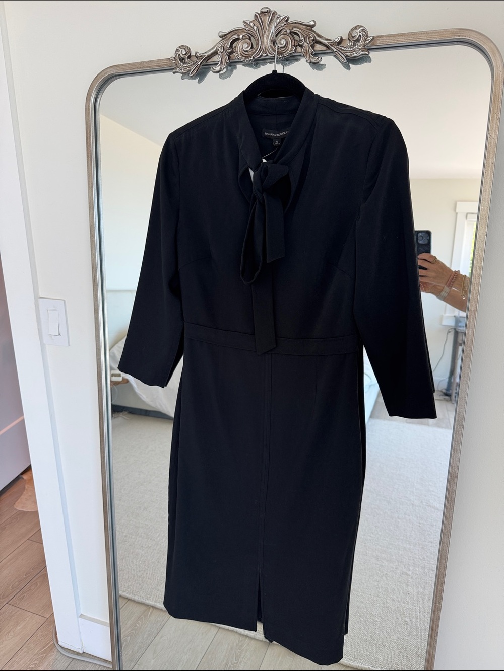 Banana Republic Black Tie-Neck Long Sleeve Dress